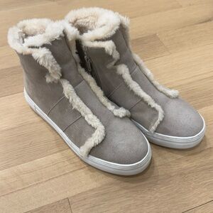 Like new faux fur sneaker boot grey suede sizes 7